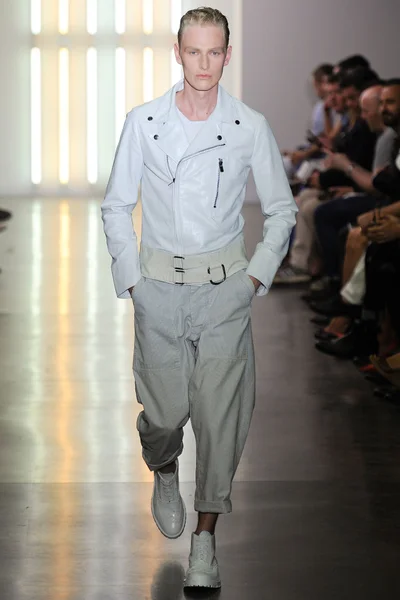 Look 1